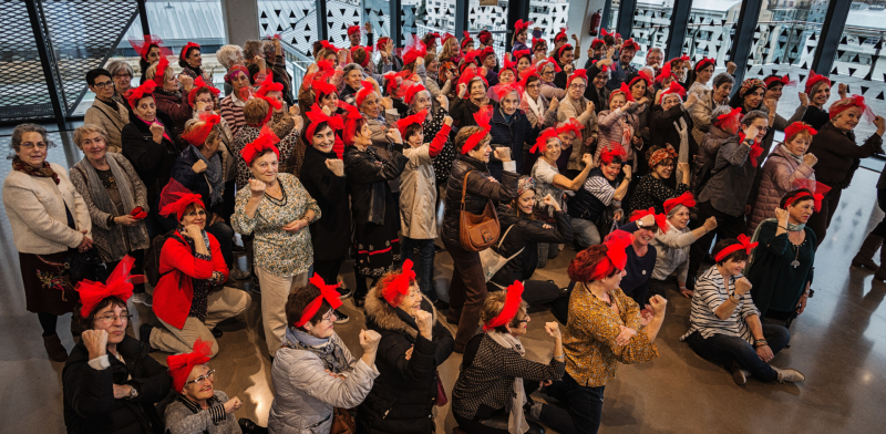 Mujeres mayores celebran el Día de la Mujer