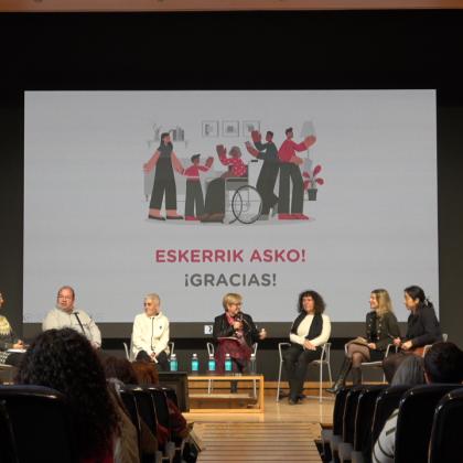 Fotografía de ponentes en la jornada de participación