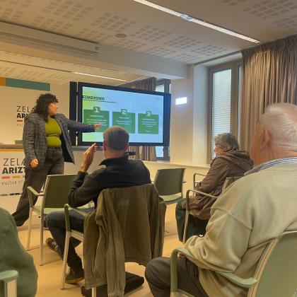 Imagen de la charla sobre edadismo en Zumarraga